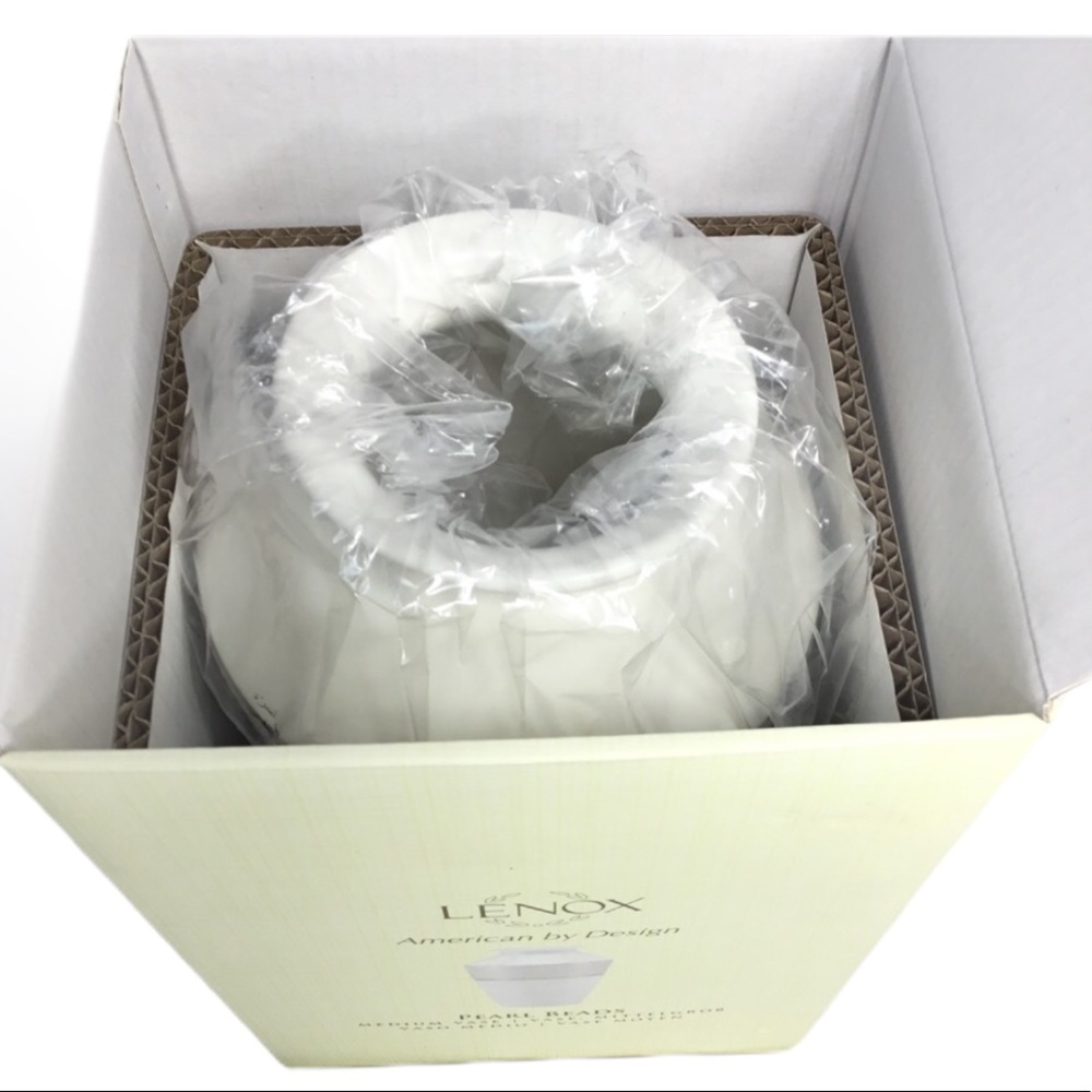 Lenox Fine Bone China Platinum Porcelain Vase - Picture 6 of 9